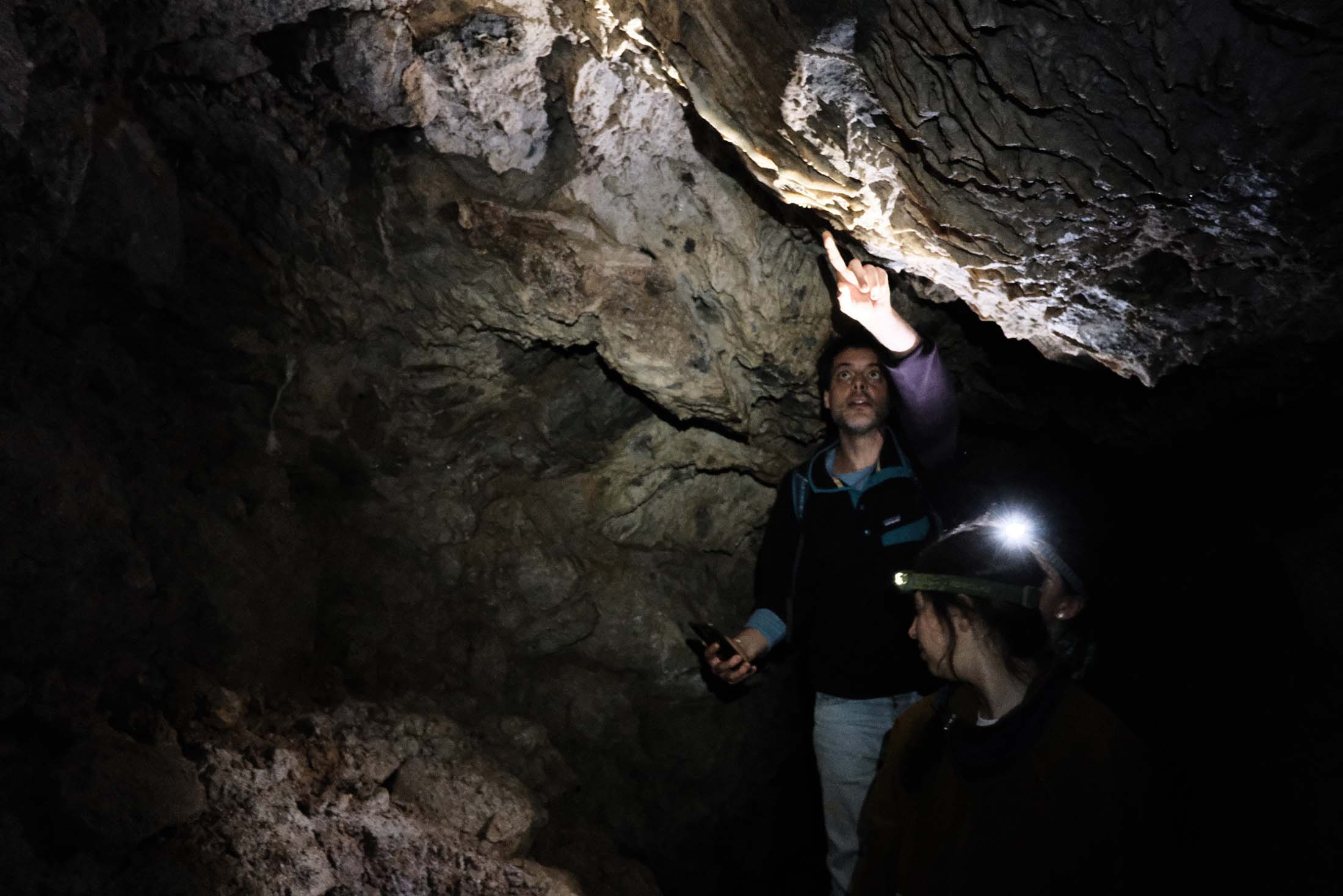 Esplorazione di una grotta
